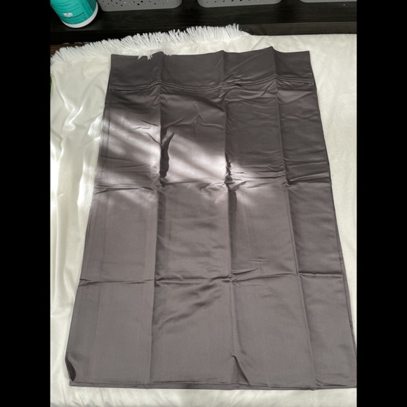 NIB AQ Textiles Bergen 1000‎ TC (2) Standard Pillow - Picture 8 of 11